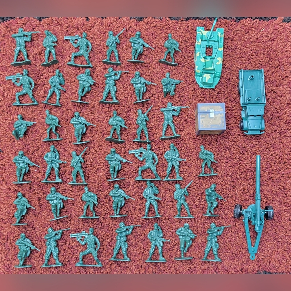 Green Army Men and Accessories (Set #2)